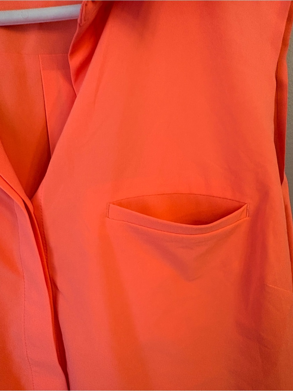 Athleta Urbanite Sleeveless Collared Button Up Blouse in Coral Sunset Glow Large - Picture 5 of 7